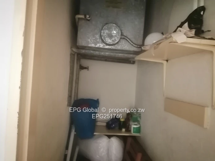 Solid one bedroom flat available for letting 