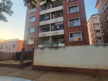 2 Bedroom Flat & Apartment
