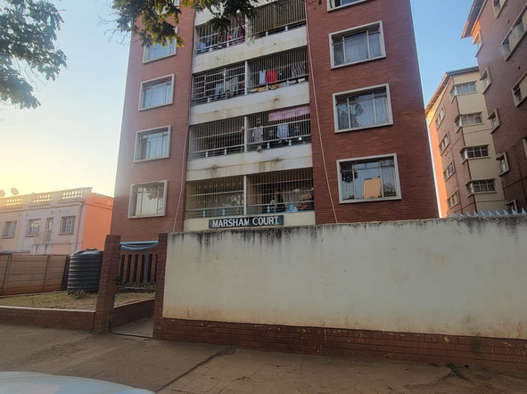 2 Bedroom Flat & Apartment