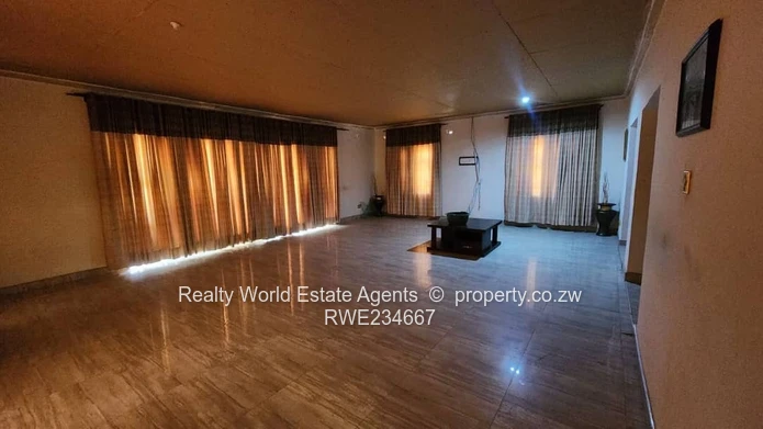 Large Tiled Lounge & Veranda — 5-Bed on 3,400m² (Sole Mandate)