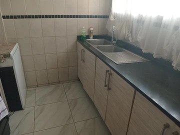 2 Bedroom Flat & Apartment