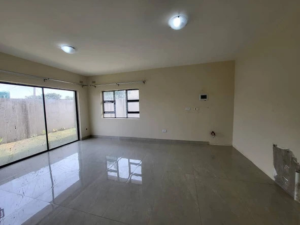 2 Bedroom Flat & Apartment