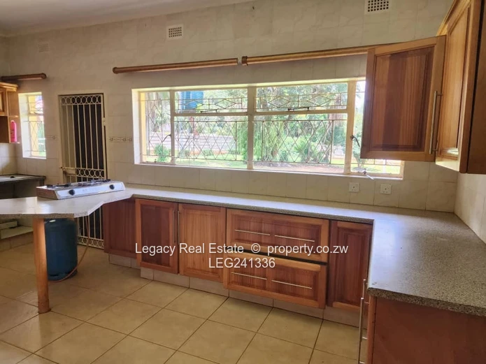 4-Bed Home with Cottage & Pool – Greendale close to Kamfinsa Shops