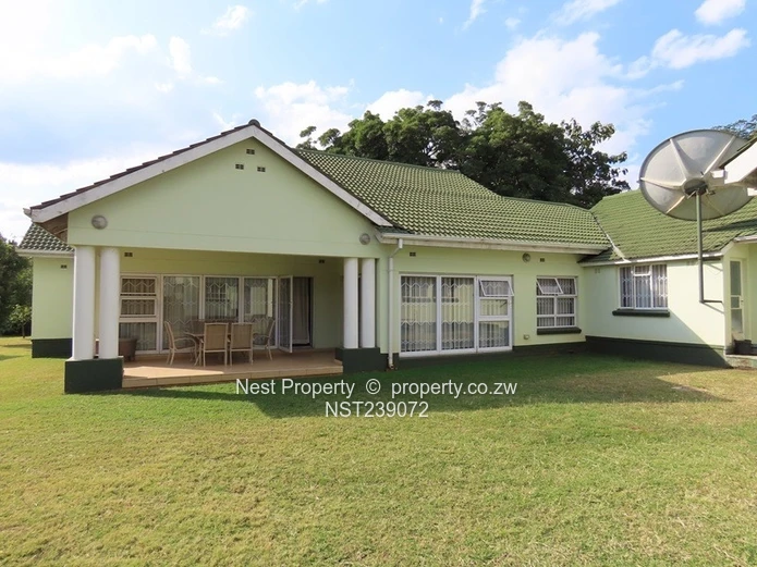 Location - 6 Bedroom House in Alexandra Park!