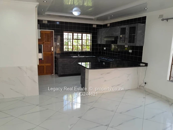 Neat 2-Bedroom Cottage To Rent In Manresa