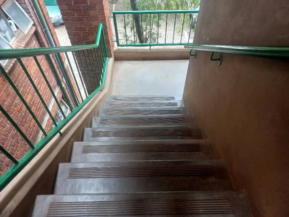 2 Bedroom Flat & Apartment