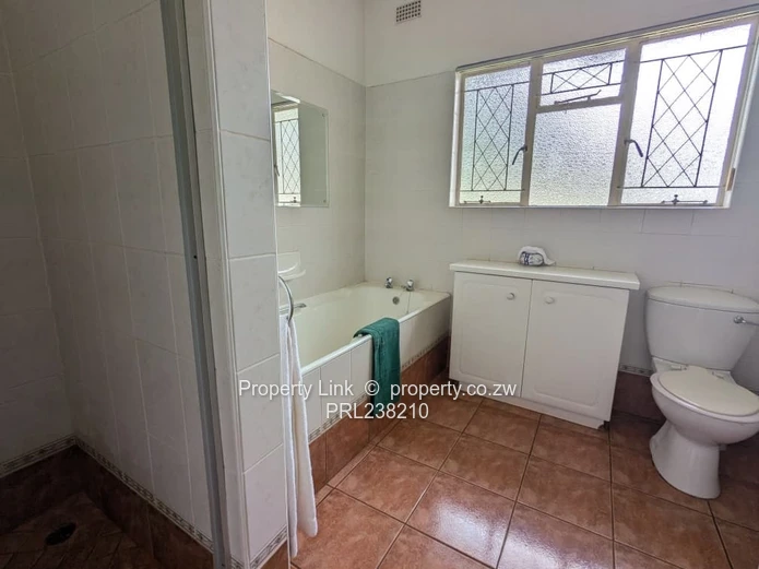 Spacious Family Home With Self-Contained Cottage