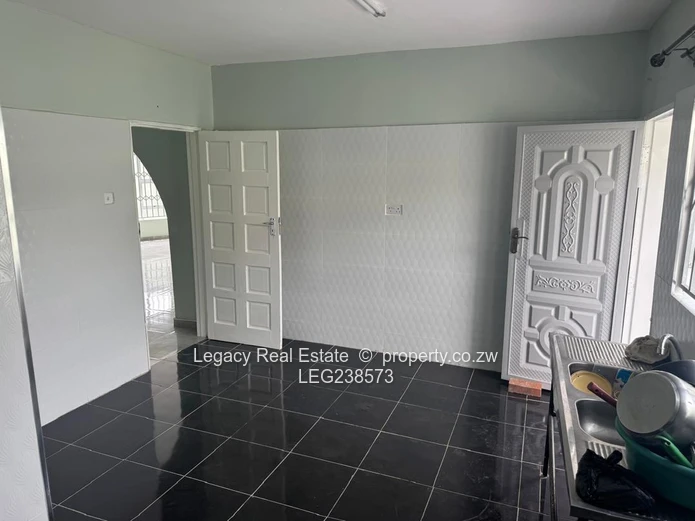 Beautiful 4-Bedroom House To Rent In New Zengeza 5