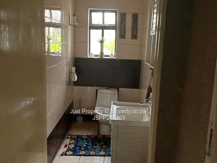 Brookview 6-Bed House with Verandas, Garden & Borehole