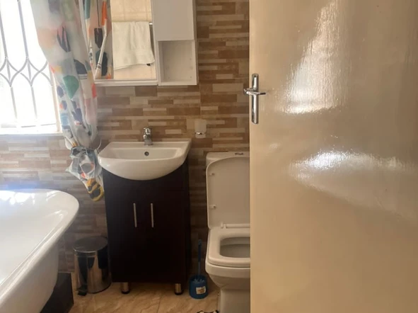 3 Bedroom Flat & Apartment