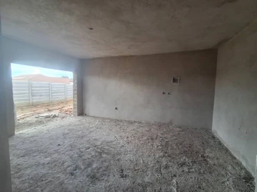2 Bedroom Flat & Apartment