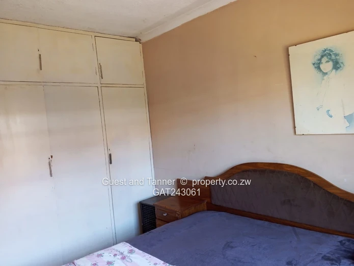 4 Bedroomed house For Sale In Mainway Meadows