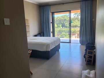 4 Bedroom Flat & Apartment