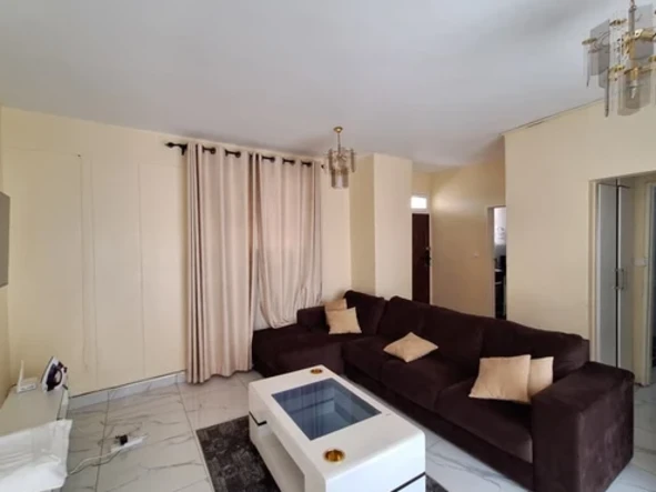 2 Bedroom Flat & Apartment