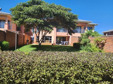 4 Bedroom Flat & Apartment