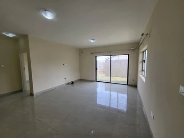 2 Bedroom Flat & Apartment