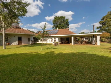 Exquisite 4-Bedroom Highlands Haven with Pool & Spacious Grounds