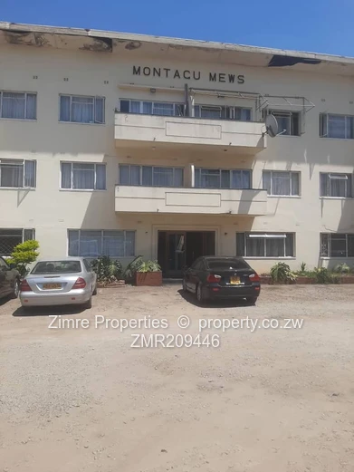 Montagu Mews close to Montagu Shops