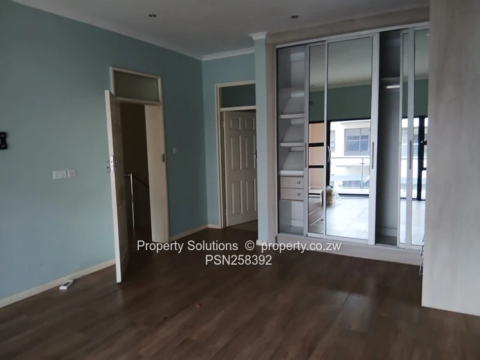 Modern 3-Bedroom Townhouse to Rent in Greencroft