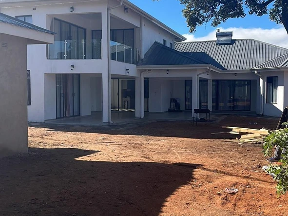 Spacious 4-Bedroom Home with Borehole on 2000 m² in Arlington