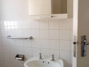 3 Bedroom Flat & Apartment