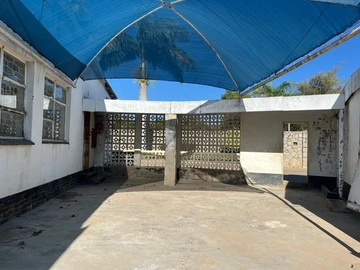6 Bedroom House