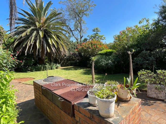 Neat & Versatile 3-Bedroom Home in Suburbs