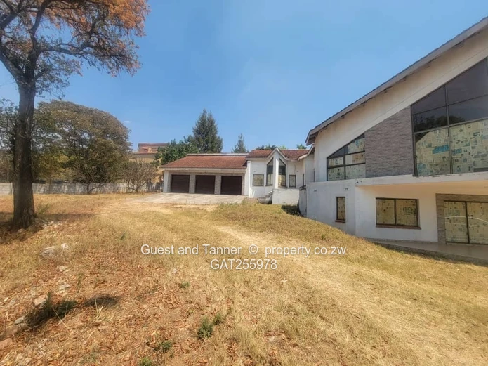 Glen Lorne | Spacious 6-Bedroom Family Home (Sole Mandate)