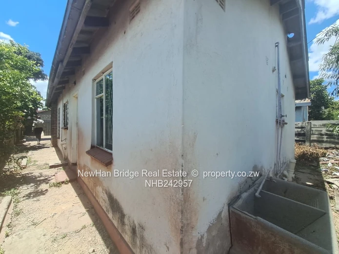 Chitungwiza Unit O House For Sale (Sole Mandate)