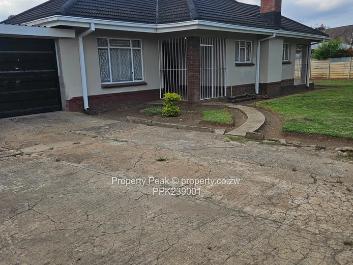Solid House In Mt Pleasant For Rent Good Location Close To Groombridge Shopping Centre. (Sole Mandate)
