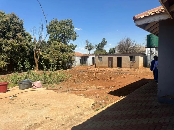 6 Bedroom House