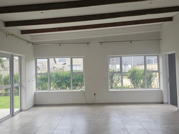 3 Bedroom Flat & Apartment