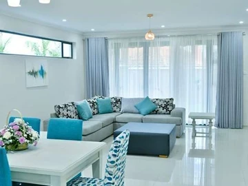 3 Bedroom Flat & Apartment