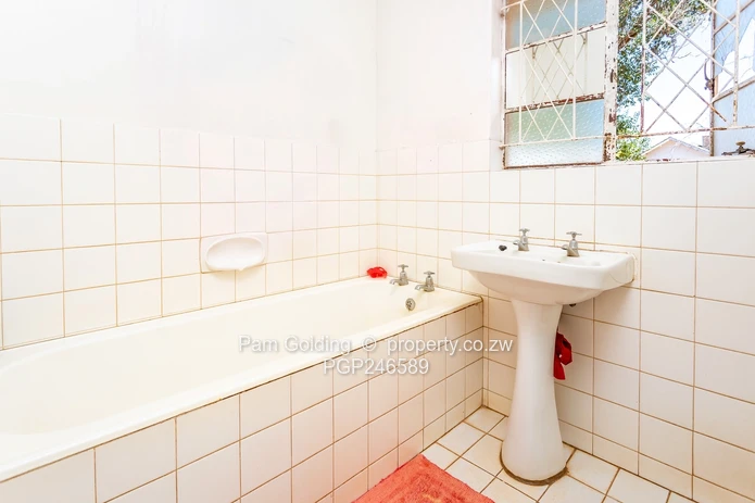 Rhodesville – 4 Bedroom Family Home With A Prolific Borehole