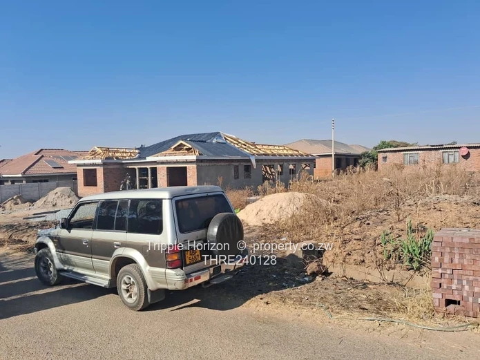 Prime 502m² Plot on Tarred Main Road, Glaudina