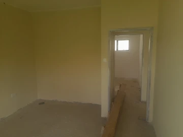 2 Bedroom Flat & Apartment