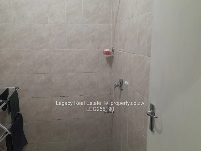 4-Bed Mabvazuva Townhouse with Borehole & Modern Kitchen (Sole Mandate)