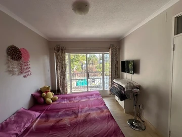 3 Bedroom Flat & Apartment