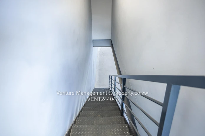 POMONA| 259sqm Warehouse For RENT
