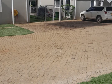 3 Bedroom Flat & Apartment