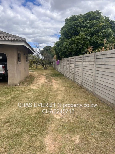 5 Bedroom House for Sale in Zimre Park.