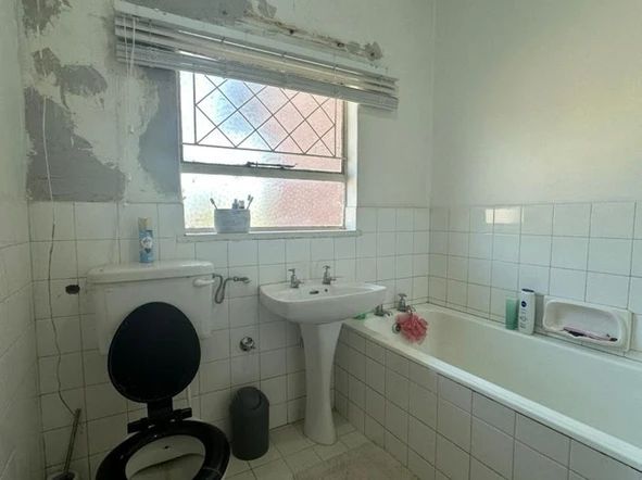 2 Bedroom Flat & Apartment
