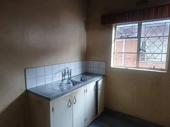 3 Bedroom Flat & Apartment