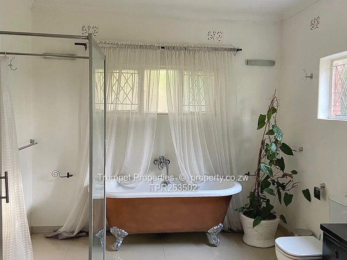 4 Bedroom Masterpiece in Glen Lorne For Sale (Sole Mandate)