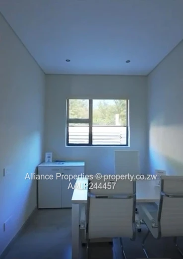 Greendale Coronation – Modern 4-Bedroom Home with Solar Backup & 24hr Security (USD $2,000)