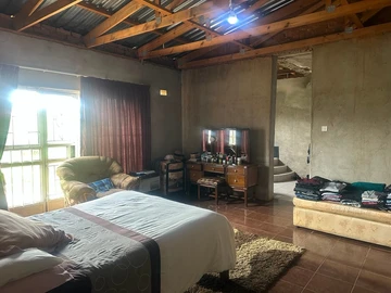 6 Bedroom House
