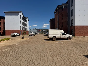 2 Bedroom Flat & Apartment