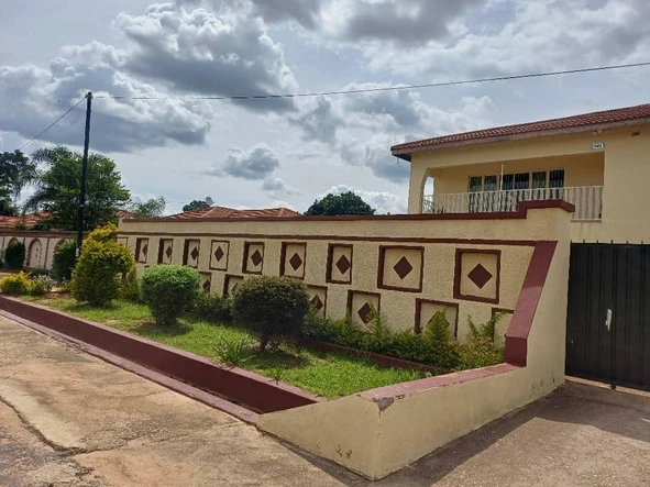 Spacious 5-Bed Home in Zimre Park with Cottage & Staff Quaters