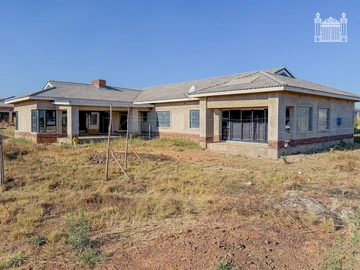 5 Bedroom House
