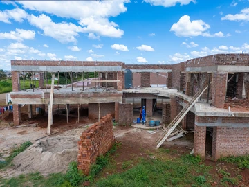 7 Bedroom House